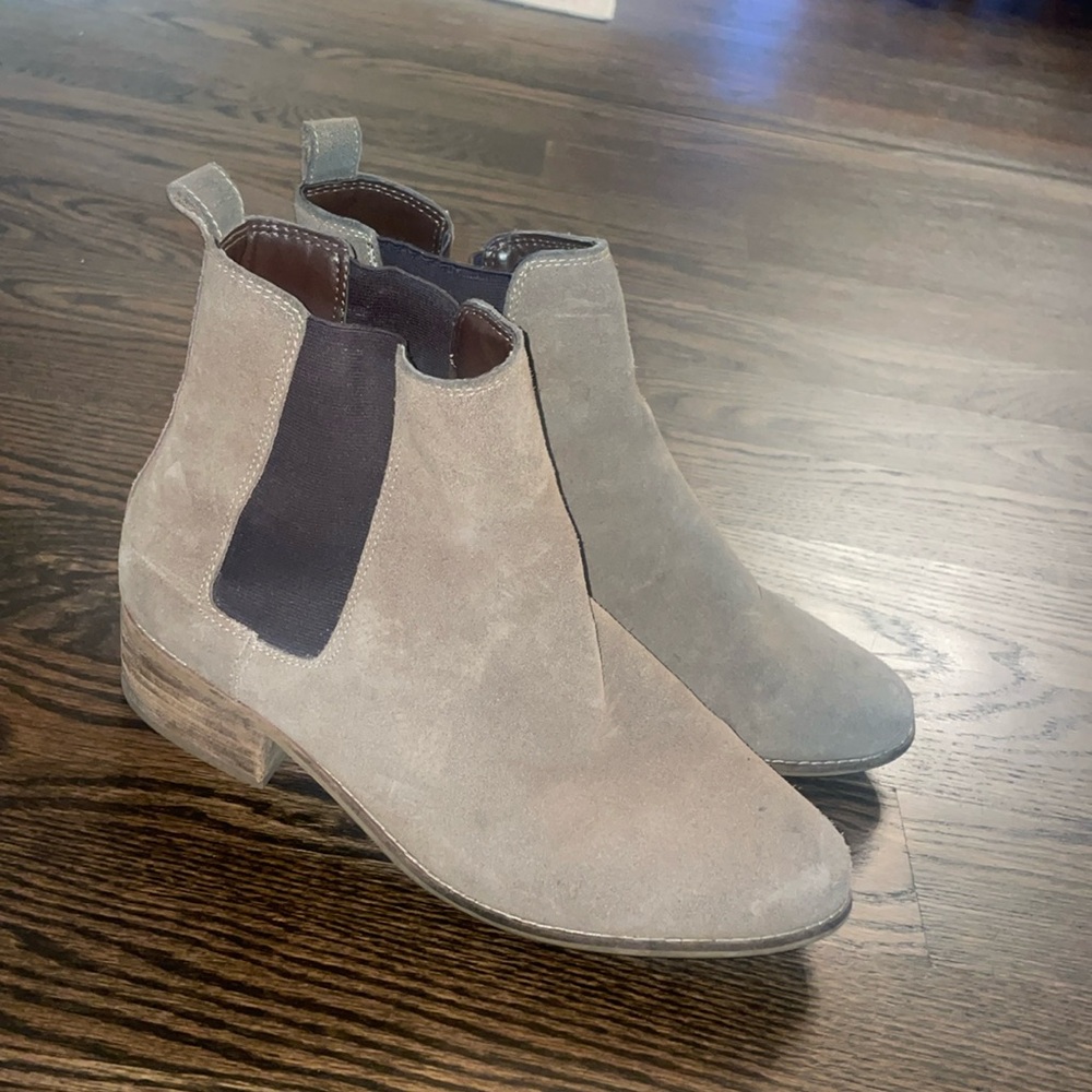 Women’s tan Booties, size 10